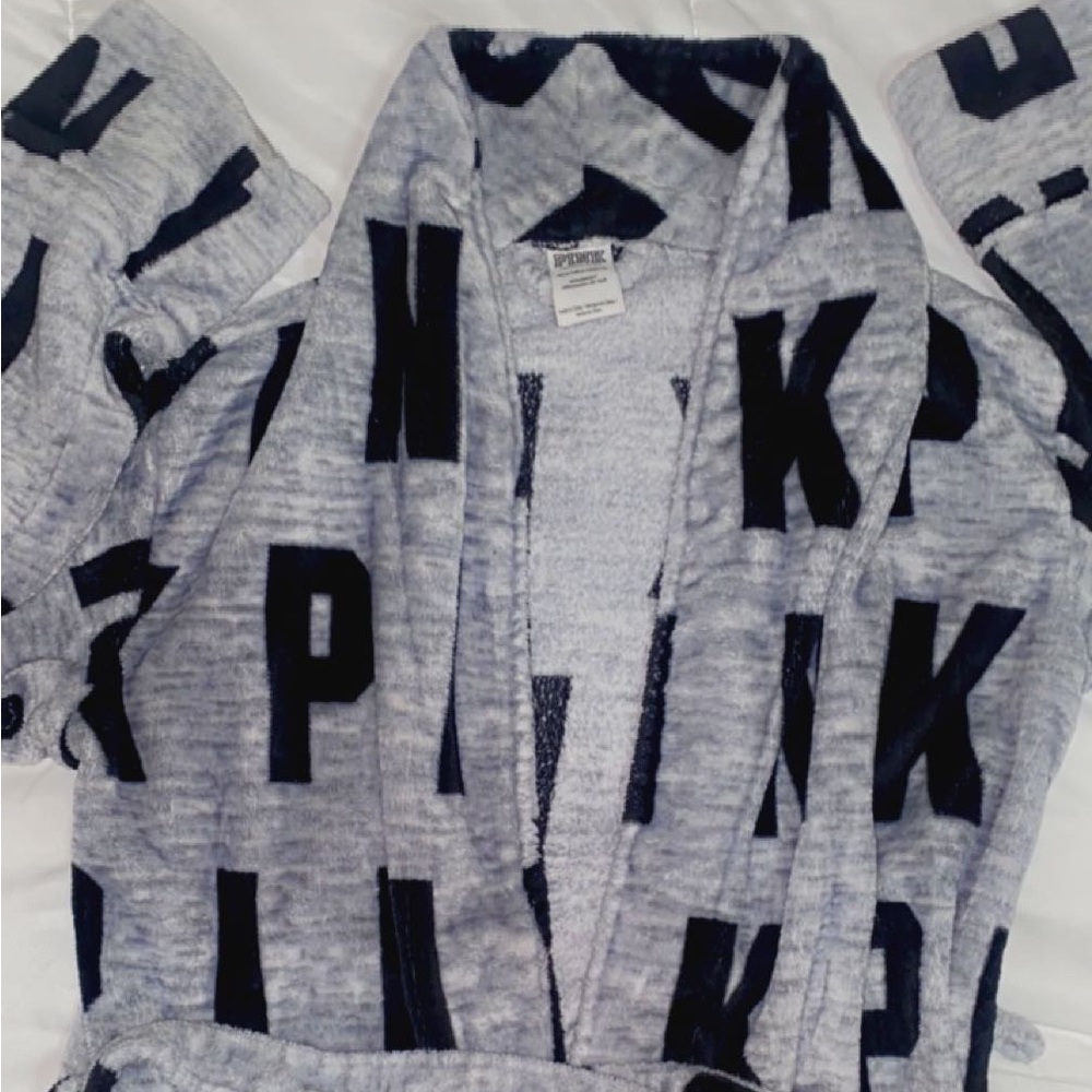 Victoria’s secret PINK fuzzy robe